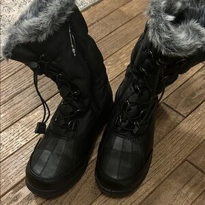 Totes Black Winter Boots with Faux Fur Trim